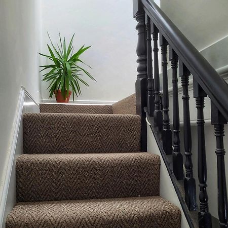 Sgwar Hotell Menai Bridge Eksteriør bilde